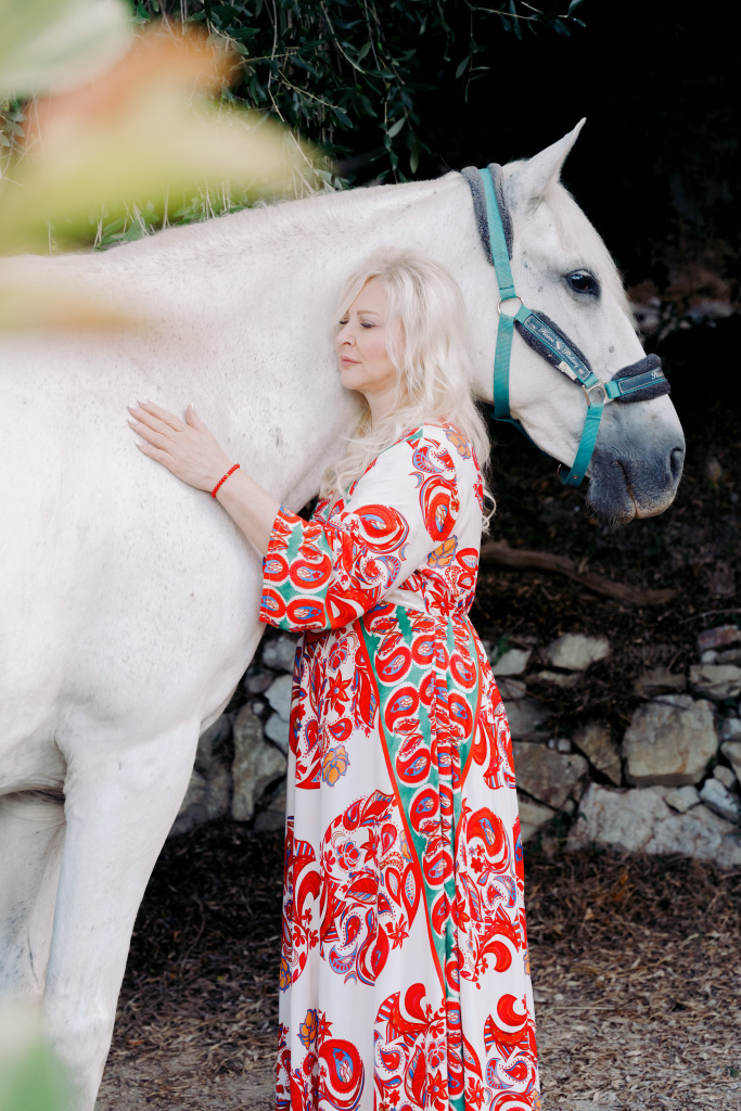 Rachel Jeitz-soins énergétique sur l'animal le cheval