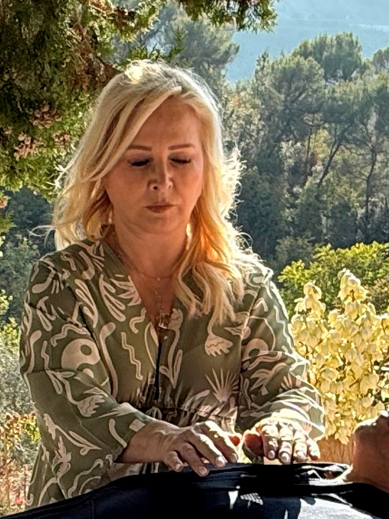 Rachel Jeitz - fleurs de Bach thérapeute énergéticienne